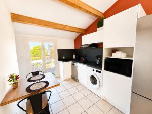 Suite Spa Privative Jacuzzi, 2 Jardins & Parking