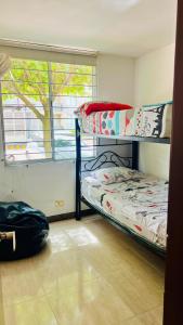 Apto en conjunto cerrado con piscina.