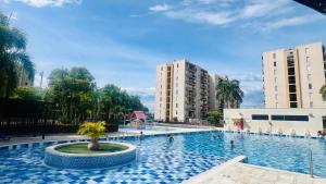 Apto en conjunto cerrado con piscina.