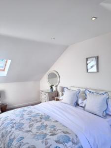 Broadlands View