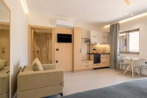 Eanthia Beach Resort
