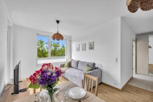 Ursus Apt - Parking & Balcony - by Rentujemy