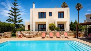 Almyra Apartments & Suites
