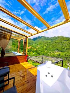 Glass House Merisi 2
