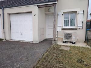 Maison entière avec jardin à Beaugency