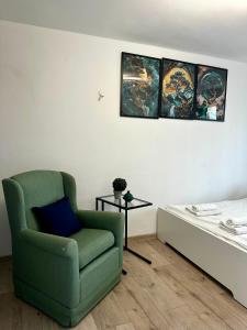 Metro Central 3 Rooms Apartment