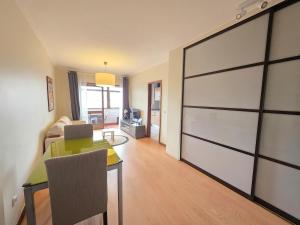 Cosy, sunny apartment in Boavista Avenue- BednBike