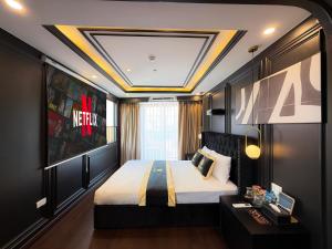 Star Night West Lake Premium Hotel