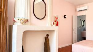 Town House with Private Pool in Arles Center