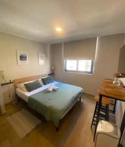 AR Luxuri Apartamento Barrio Paris Londres, Metro U de Chile y Casco Historico SERRANO