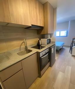 AR Luxuri Apartamento Barrio Paris Londres, Metro U de Chile y Casco Historico SERRANO