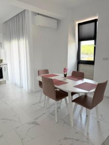Malvina Apartments Cazare Mures
