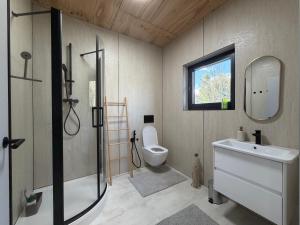 BRAND NEW, WiFi, AC, sundeck, wide view, BBQ