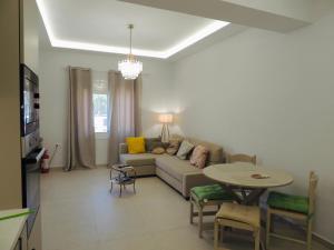 Dahlia Apartment