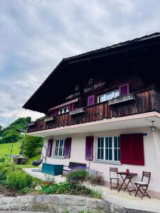 Whole traditional swiss Chalet - Alps & Lake Retreat