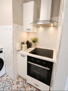 Modern 2 Bedroom, 2 Bathroom Apartment in Canary Wharf Fast WiFi