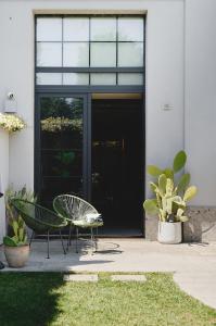 Modern canal-side loft with private garden