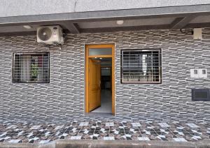 LouJMed Apartment