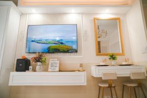 Stay near Mall of Asia, MOA Arena, SMX PICC & NAIA - Venus Suite