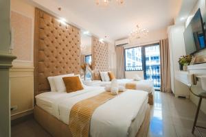 Stay near Mall of Asia, MOA Arena, SMX PICC & NAIA - Venus Suite