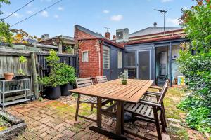 Cosy City Cottage