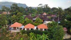 Sidemen padi villas