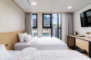 Hotel Bliss