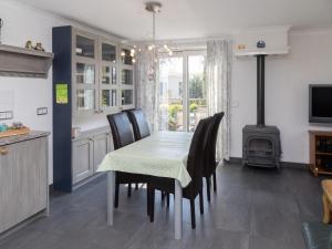Dual Holiday Cottage for 8 in Baarland