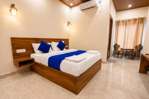Hotel Balzano Suites Patiala !! Steps from Bus Stand ! Near Punjabi University ! Free Parking