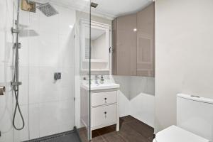 Prime 2BR with State Library Views - MelbCentral - Chinatown - QV