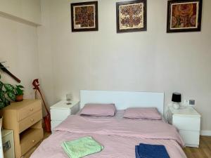 Queen bedroom with private bathroom