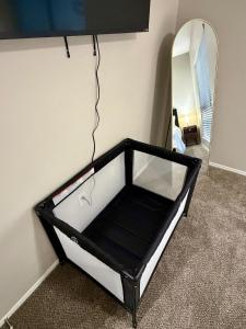 Elegant 1BR with Pool View in Prime Dallas