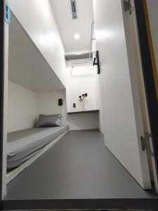 MM HOUSE - Metro Q1