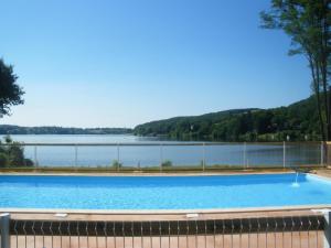 3 star bungalow Camping les Cantarelles Villefranche-de-Panat Francia
