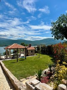 Vrlika, Peruća Lake Holiday House