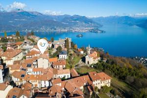 Gaia on Stresa Hill: 2BR with AC and Outdoor Space - Happy Rentals