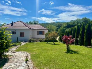 Vrlika, Peruća Lake Holiday House