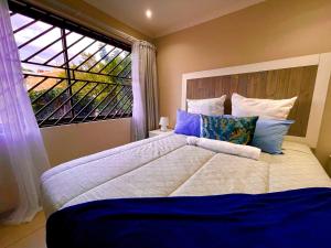 Oasis Apartment - Serene View for Work & Relaxing