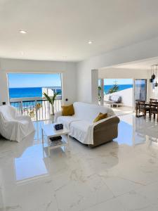Beachfront Heaven Apartment - Carvajal Beach