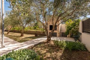 Pool House Olive - Happy Rentals