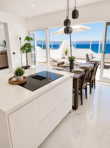 Beachfront Heaven Apartment - Carvajal Beach
