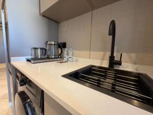 401 tara-JRE Jabal Al Lweibdeh with stunning view