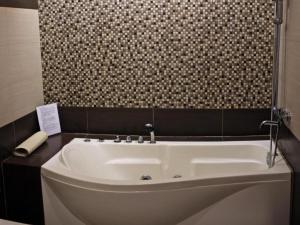 Peridot Suites