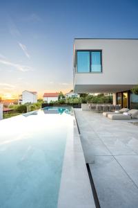 Villa FUX Eternity 3