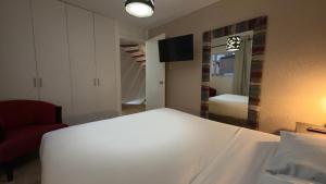 SCHEll 4 DORMITORIOS CON TERRAZA
