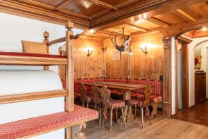 Casa Chalet Cortina, Spacious Living and Dolomite Views