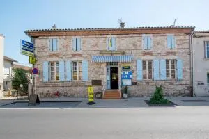 Logis Hotels - La Table d'Antan - Hôtel 2 étoiles et Restaurant - 阿让