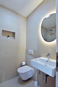 House Santro
