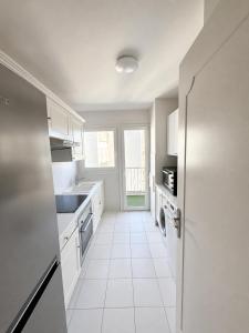 Charming large two bedroom with balcony on la Croisette - Sea View