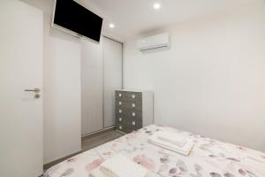 Vault Ceiling Studio I